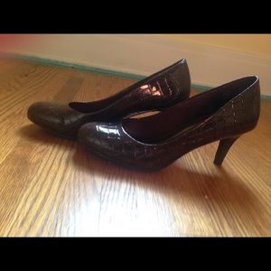 Snakeskin Style Brown Pump